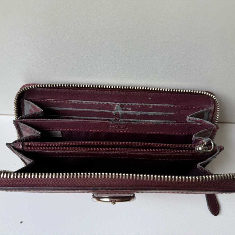 Coach Signature Jacquard Buckle Wallett​ - Picture 4 of 9